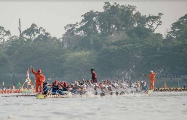 Menparekraf Ingin Pemuda Indonesia Hadirkan Event Sport Tourism dengan Kearifan Lokal