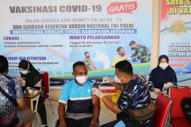 2834 Orang Telah Divaksin Oleh Lanud Silas Papare Jayapura