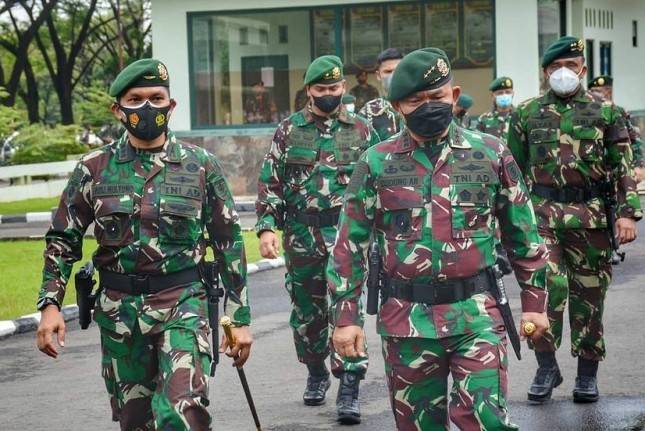 Panglima Kostrad Letjen Dudung Kunker ke Brigif Para Raider 3 Kostrad Maros