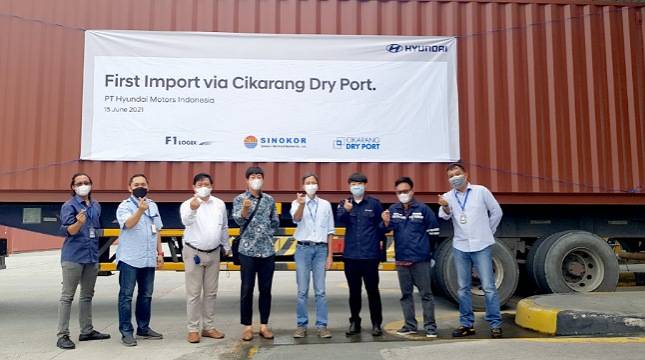 Dahsyat! Dua Raksasa Otomotif Impor Perdana Lewat Cikarang Dry Port