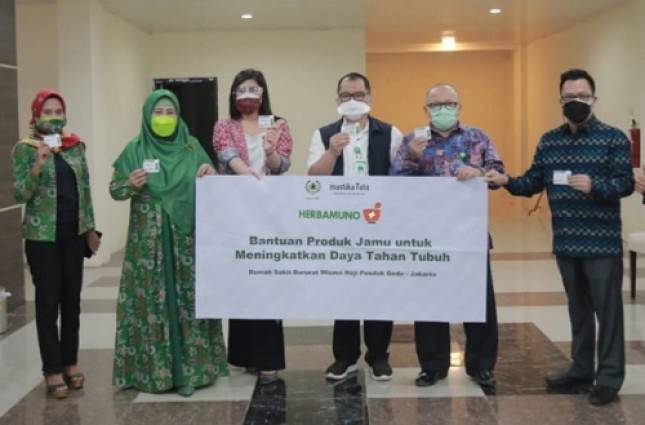 RSDC Wisma Haji jaga Tenaga Kesehatan dengan Suplemen Herbal Herbamuno Plus