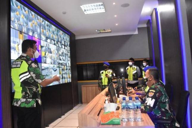 Danpuspomad Letjen TNI Chandra W  Pastikan Teknologi Pengamanan Tahanan Militer Pomdam Jaya