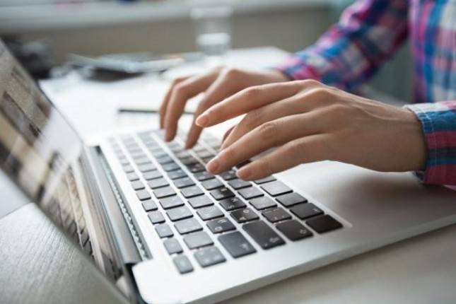  Memanfaatkan Media Digital dengan Bijak