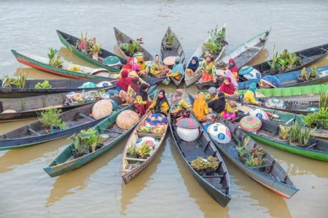 Miliki Potensi Besar, Menparekraf Dorong Pengembangan Wisata Sungai di Banjarmasin
