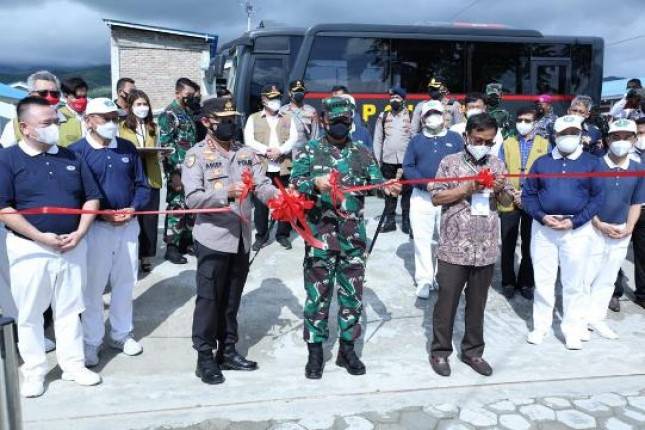 Panglima TNI Marsekal Hadi Tjahjanto Resmikan 1.500 Rumah Cinta Kasih dan Sekolah Terpadu di Palu Utara