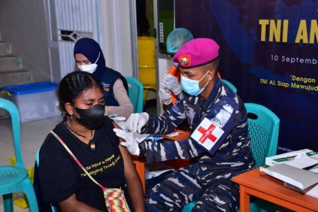 Pasmar 3 Korps Marinir Targetkan Masyarakat Sorong Manoi Sehat, Sambut HUT ke 76 TNI AL