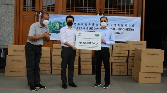 Bantu Nakes Lawan Covid-19, WGS Serahkan Bantuan Senilai Ratusan Juta Rupiah Melalui Yayasan Buddha Tzu Chi