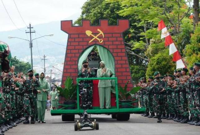 Pangkostrad Letjen TNI Dudung Abdurachman Kunker ke Batalyon Zipur 9 Kostrad Bandung       