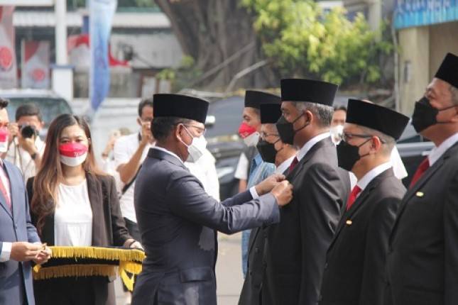 Hebat! Berperan Besar dalam Membangun Telekomunikasi di Papua-Natuna, Dirut Mitratel Dianugerahi Tanda Kehormatan Satyalancana Pembangunan