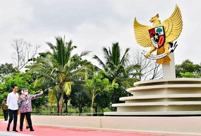 Sulap Patok Negara Nggak Kayak Kandang Ayam Lagi, Jokowi Banjir Pujian! Publik: Presiden Terbaik, Sebelumnya Pada Ngapain Ya....