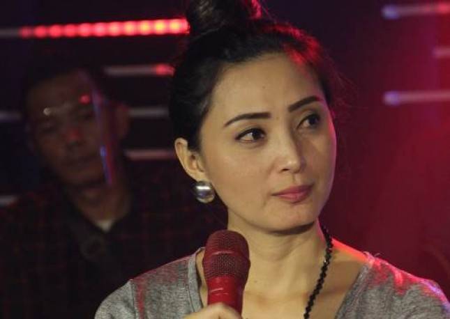 Artis Della Puspita Kaget Dapat Sumbangan Satu Ton Beras