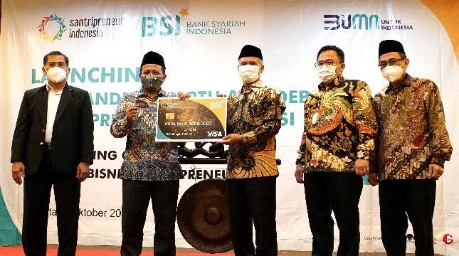 BSI Luncurkan Co-Branding Kartu ATM/Debit Member Card untuk Santripreneur Indonesia