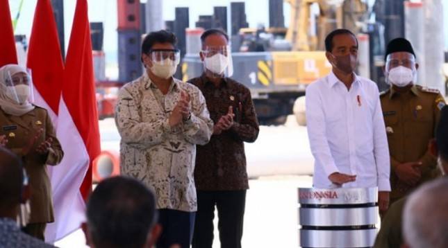 Dahsyat Luar Biasa! Jokowi: 600 Ribu Truk Bakal Antri Berjejer di Smelter Freeport KEK Gresik