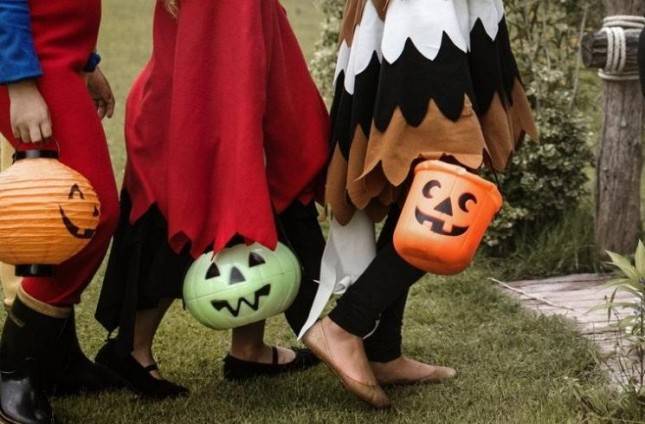 Hadirkan Parade Kostum hingga Lomba Make Up, Yuk! Rasakan Keseruannya di Halloween In Wonderland