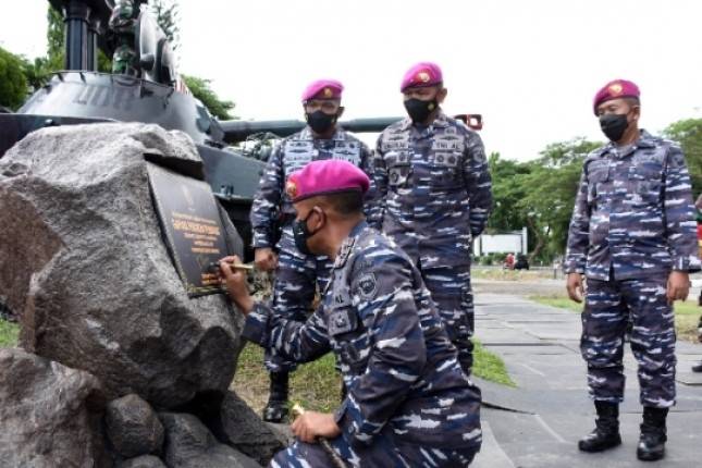 Dankormar Mayjen Mar Suhartono Resmikan Gapura Pasukan Pendarat Brigif 2 Marinir