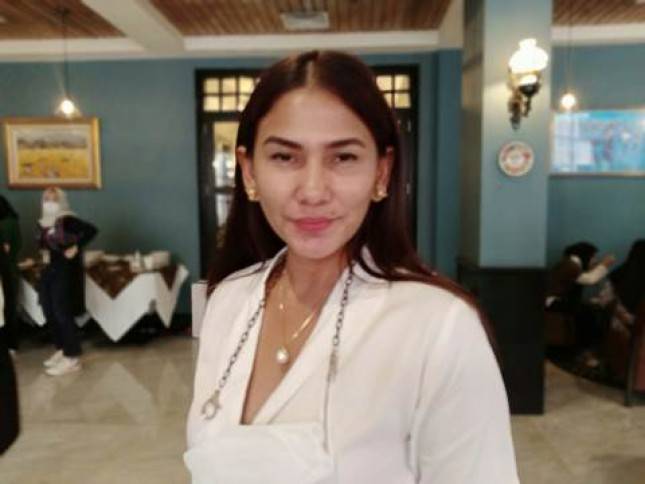 Artis Nova Eliza, Mulai Memberi Perhatian kepada Putrinya Tentang Produk Kecantikan