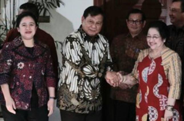 Duet Maut Prabowo - Puan Maharani Unggul Tipis dalam Simulasi Calon Capres dan Cawapres 2024 &nbsp;