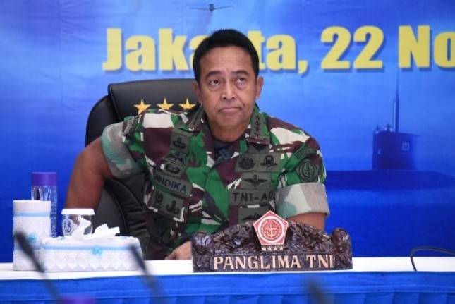 Yel-Yel dan jajar Kehormatan Prajurit Korps Marinir Sambut Kedatangan Panglima TNI 