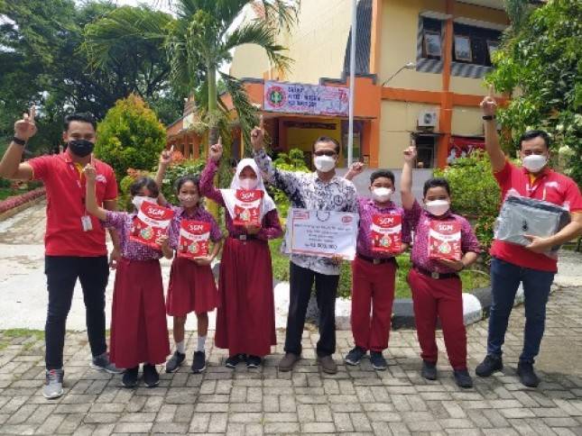 Hari Guru, SGM Eksplor dan Alfamart Bangun Dua Gedung PAUD dan Berikan Bantuan untuk Guru dari Sumatera Hingga Papua