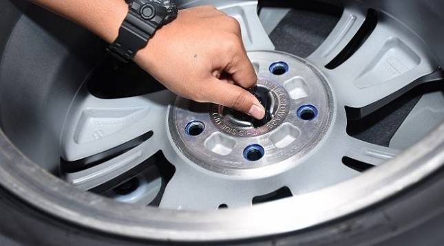 Sering Kali Dilupakan, Rifat Sungkar Ungkap Pentingnya Pengecekan Ban Serep pada Mobil Secara Rutin