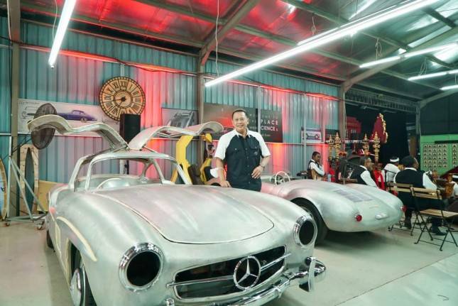 Ketum IMI Apresiasi Mobil Klasik Karya Tuksedo Studio Bali