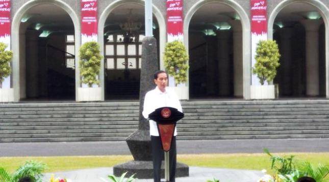 Jokowi Pesan Masyarakat Jangan Panik, Jangan Borong dan Timbun Bahan Makanan