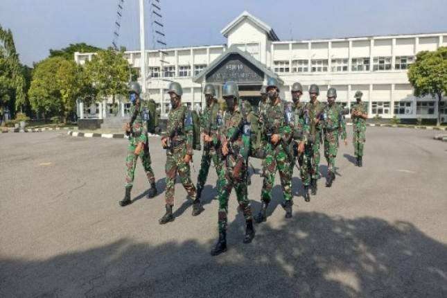 Prajurit YON POM 2 Mar Surabaya Laksanakan Latihan Hanmars