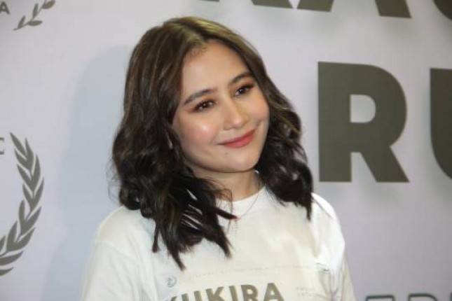 Artis Cantik Prilly Latuconsina Minder Jadi Produser Film