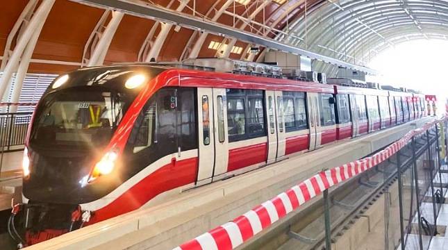 Menkeu Sri Mulyani Harapkan Masyarakat Berbondong-Bondong Beralih ke LRT