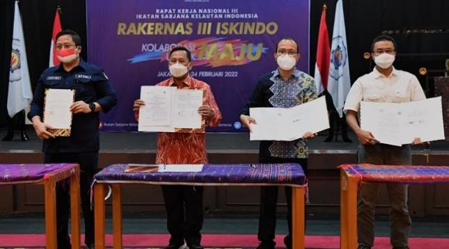 Teken Kerja Sama dengan ISKINDO, MenKopUKM Bakal Kembangkan Korporasi Nelayan Lewat Wadah Koperasi