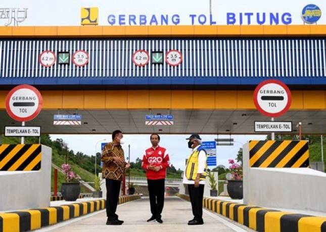 Presiden Jokowi Resmikan Jalan Tol Manado-Bitung Seksi Danowudu-Bitung Sepanjang 13,5 Km