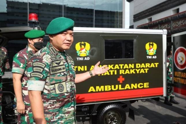 KASAD Jenderal TNI Dudung Abdurachman Launching Loreng TNI AD dan Perkenalkan Ambulance Babinsa
