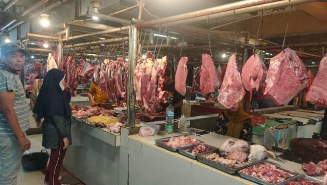 Pedagang dan Pengusaha Daging Bantah Ketersediaan Kosong di Pasaran