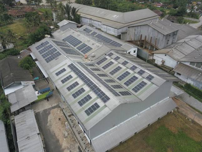 Implementasikan Energi Terbarukan, Trigunung Padutama, Jadi Industri Plastik Pertama Indonesia yang Melakukan Instalasi PLTS Atap