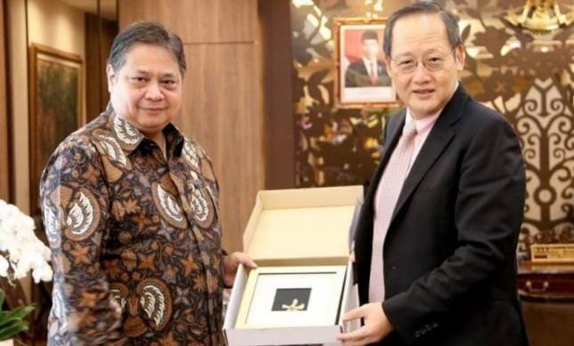 Bertemu Menteri Tan, Menko Airlangga: Singapura 'Kepincut' Kerjasama EBT dan Impor Listrik dari RI