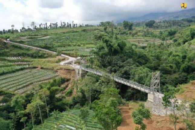 Kementerian PUPR Rampungkan Dua Jembatan Gantung di Jawa Tengah