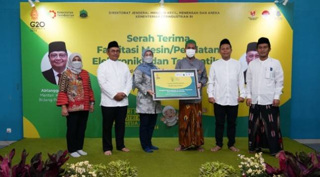 Menperin Agus Genjot Puluhan Ribu Santri Ponpes Jadi Wirausaha Industri