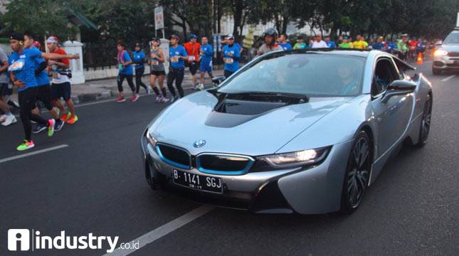  BMW i Meriahkan Gelaran Pocari Sweat Bandung West Java Marathon 2017