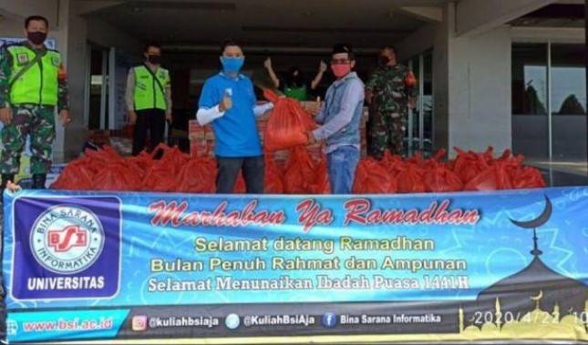 Universitas BSI Bagikan Makanan Buka Puasa 2.000 Box Selama Ramadhan