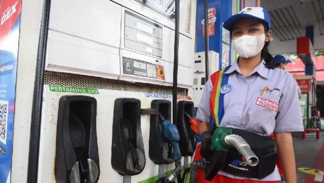 7 Cara Hemat Bensin Mobil Paling Ampuh, Dompet Aman Saat Harga BBM Naik!