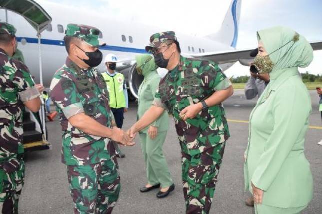 Danrem 174 ATW Dampingi Pangdam XVII Cenderawasih Bersama Forkopimda Sambut Jenderal  KASAD Dudung Abdurachman