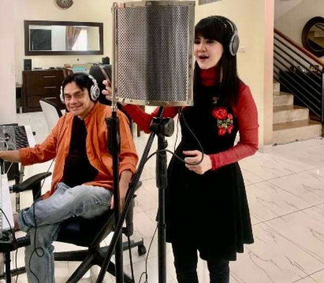 Musisi Dwiki Dharmawan dan Artis Ita Purnamasari Terlibat dalam Pembuatan Mars Forwan