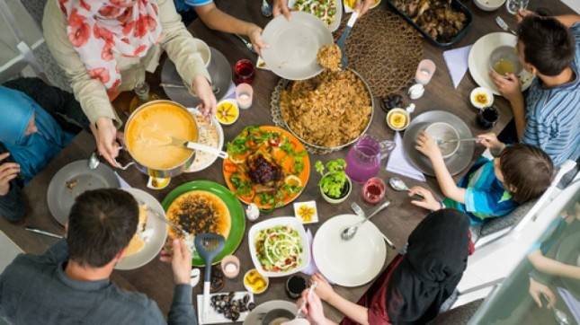 Kuil Hindu Guru Nanak Darbar, Berikan Makanan Berbuka Puasa untuk Muslim di Dubai