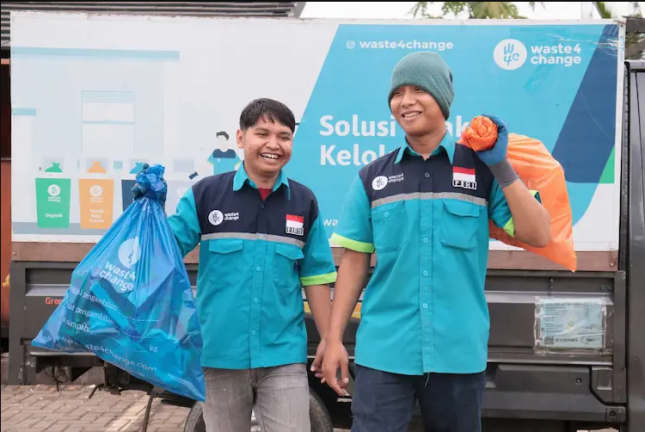 Waduh! Dalam Setahun Sampah Warga DKI Setara 185 Candi Borobudur