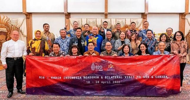 Sersan! Dubes Rosan Bagikan Momen Bukber Hingga Nyanyi Bersama Ketum Kadin Arsjad Rasjid Dkk