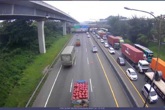 Korlantas Polri Kembali Berlakukan Contraflow di Tol Japek