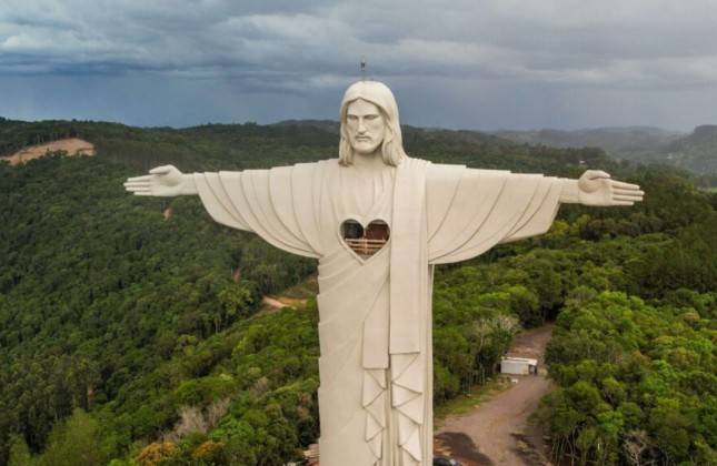 Brasil Miliki Patung Yesus Tertinggi di Dunia 