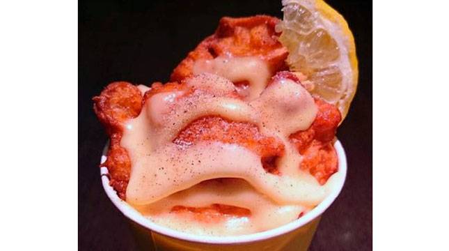 Ih! Restoran Ini Jual Ayam Goreng Saus Keringat Gadis, Berani Coba?