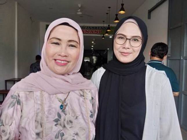 Nani Ratnasih dari Usaha Catering di Gedung DPR/MPR RI, Hj Nani Ratnasih Buka Restoran di Kampung Halaman