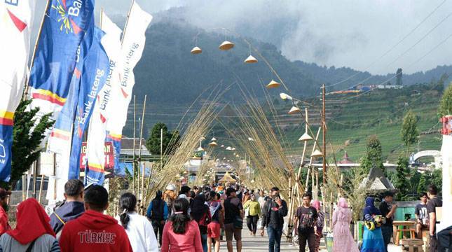 Dipadati Pengunjung, Menpar Mengapresiasi Dieng Culture Festival  2017